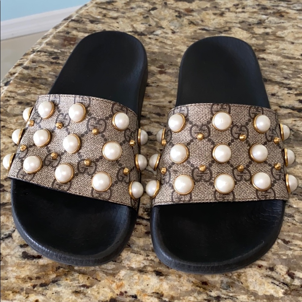 Gucci flip flops